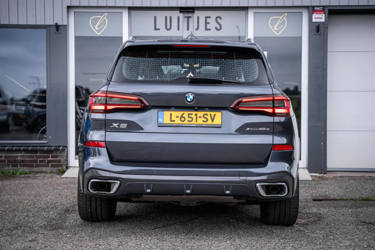 xDrive45e M-Sport NL-auto|1e-eig.|Pano|Laser|H&K|Elek-Trekhaak|360°|Dealeronderhouden