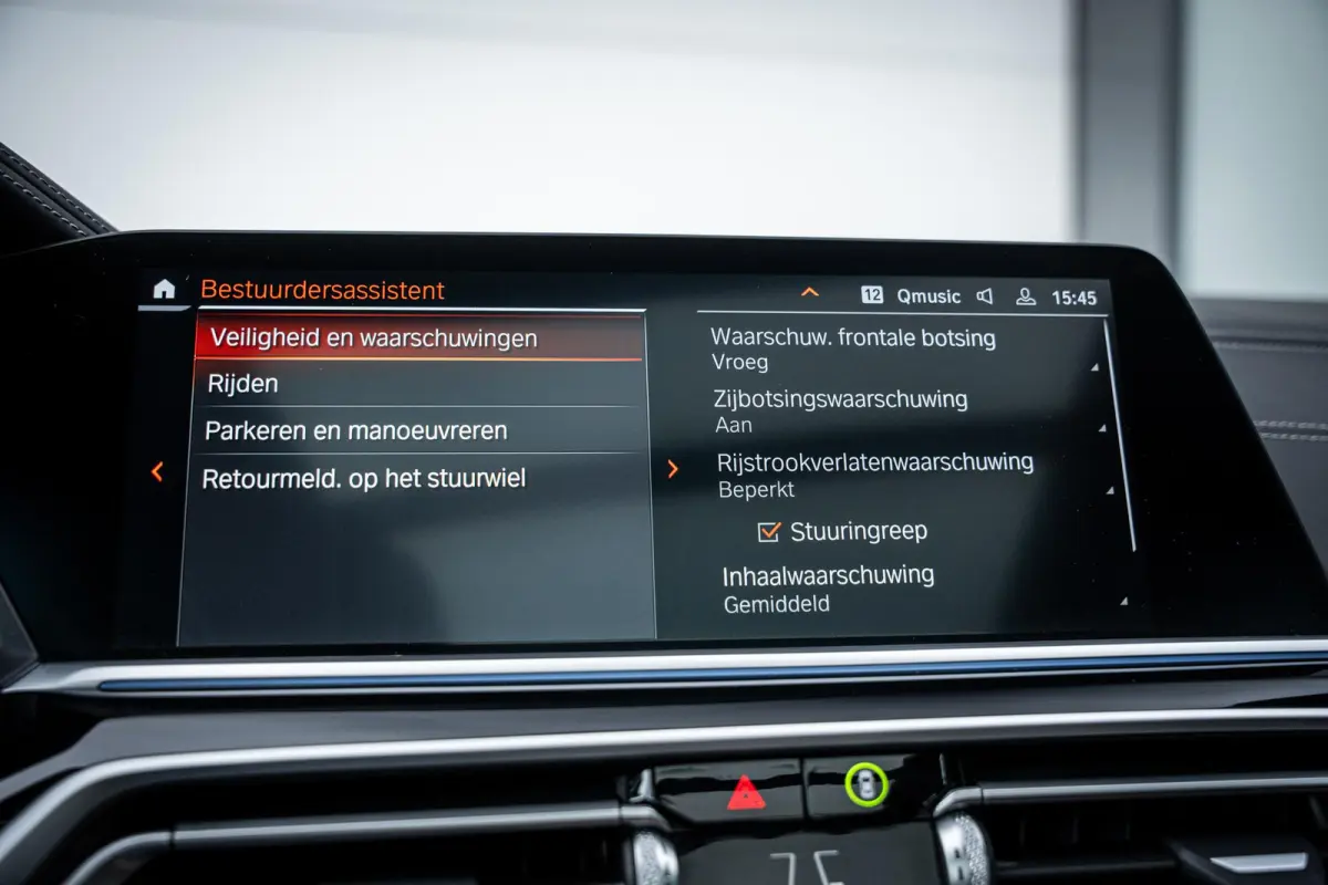 xDrive45e M-Sport NL-auto|1e-eig.|Pano|Laser|H&K|Elek-Trekhaak|360°|Dealeronderhouden