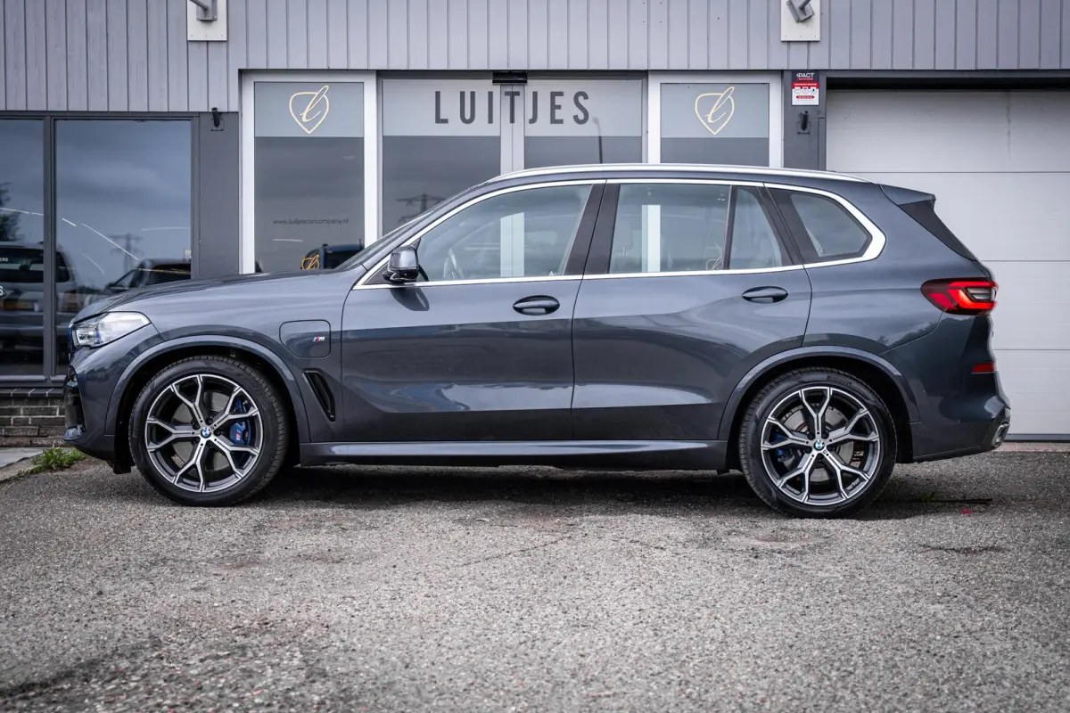 xDrive45e M-Sport NL-auto|1e-eig.|Pano|Laser|H&K|Elek-Trekhaak|360°|Dealeronderhouden