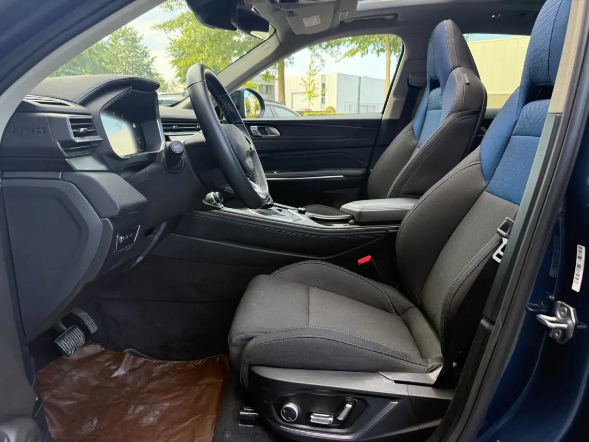 1.5 More PHEV Panorama, Winter pack, Navi, Camera etc. etc.