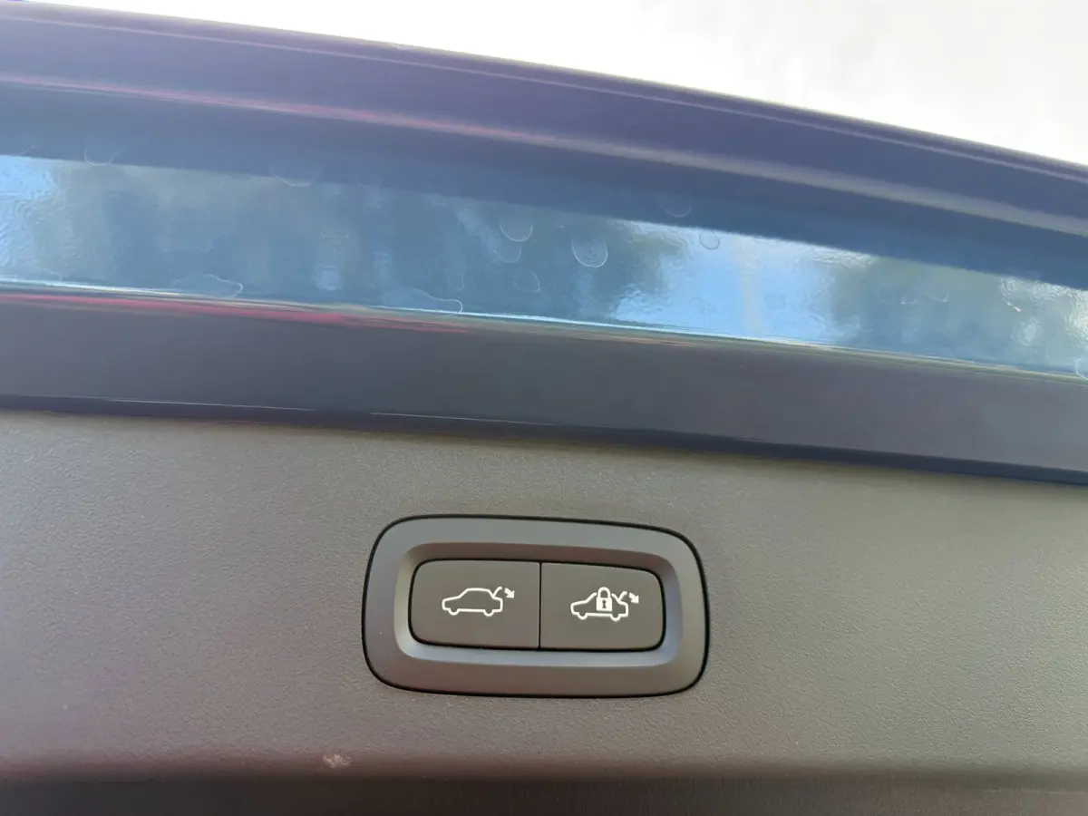 1.5 More PHEV Panorama, Winter pack, Navi, Camera etc. etc.