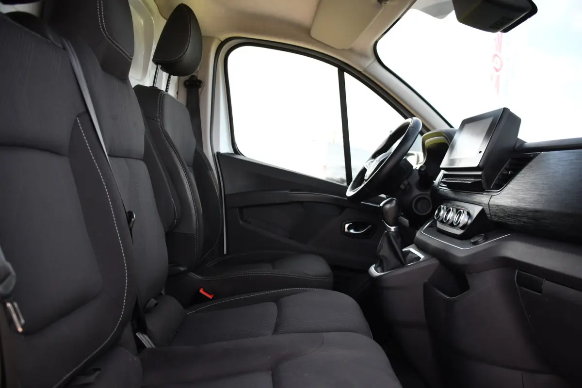 2.0 dCi 150 T29 L1H1 PB Edition Camer, Cruise, Carplay, LED, 2 x Schuifdeur, Automaat, Sensoren, CLIMA, Multimedia, 150pk, Keyless, Uniek!