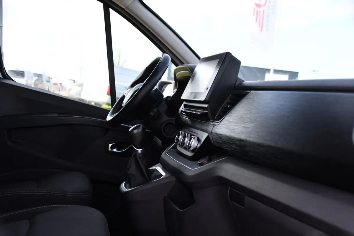 2.0 dCi 150 T29 L1H1 PB Edition Camer, Cruise, Carplay, LED, 2 x Schuifdeur, Automaat, Sensoren, CLIMA, Multimedia, 150pk, Keyless, Uniek!