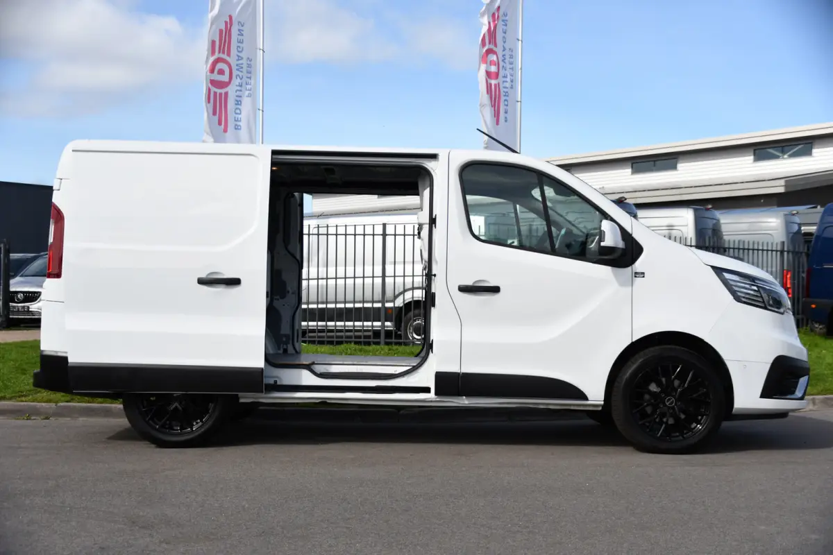 2.0 dCi 150 T29 L1H1 PB Edition Camer, Cruise, Carplay, LED, 2 x Schuifdeur, Automaat, Sensoren, CLIMA, Multimedia, 150pk, Keyless, Uniek!