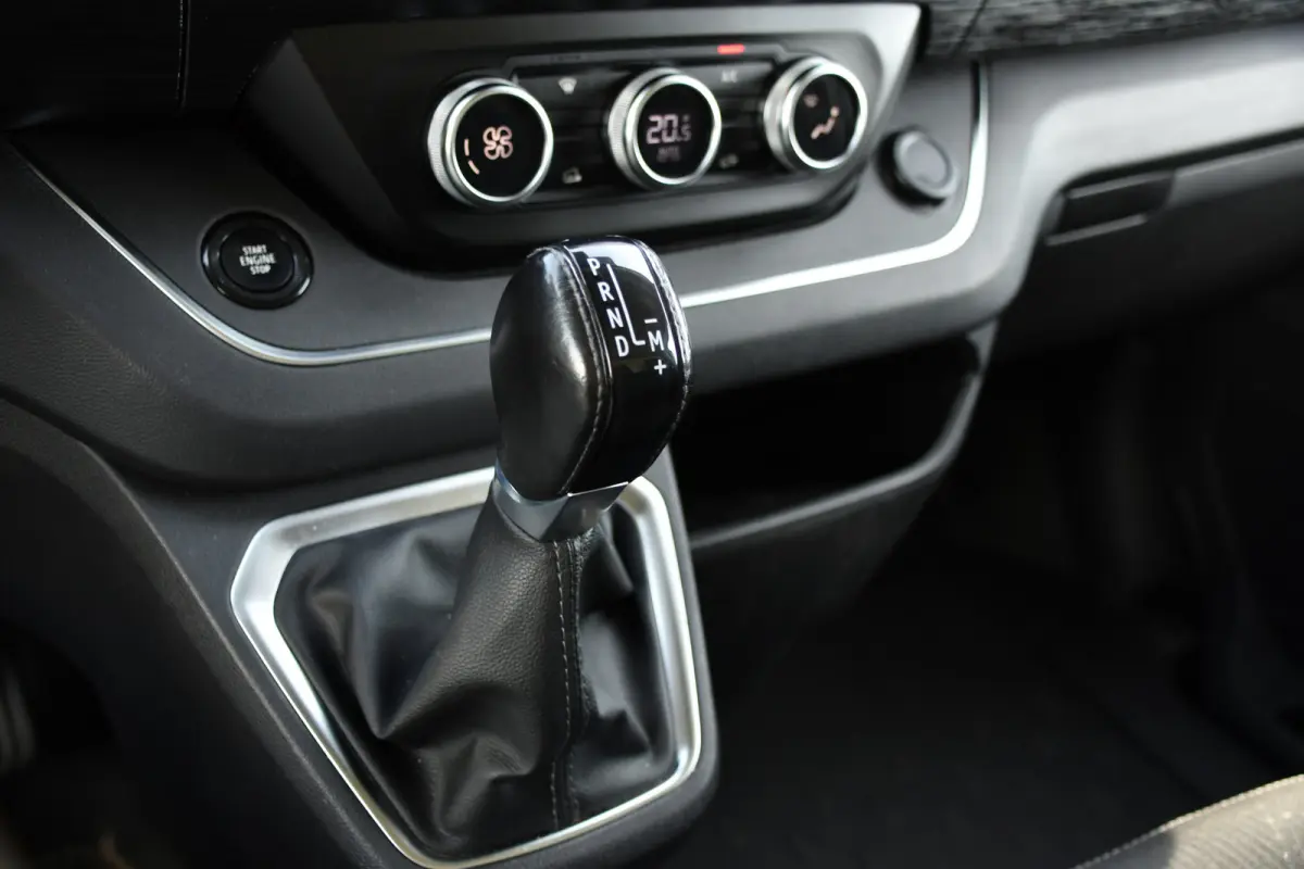 2.0 dCi 150 T29 L1H1 PB Edition Camer, Cruise, Carplay, LED, 2 x Schuifdeur, Automaat, Sensoren, CLIMA, Multimedia, 150pk, Keyless, Uniek!