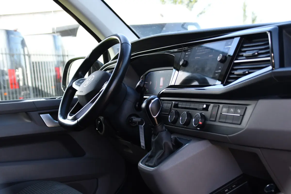 2.0 TDI L2H1 Bulli Virtual, Adaptieve Cruise, Camera, Carplay, LED, 150pk, Stoelverwarming, Multimedia, Sensoren, Trekhaak, Uniek!