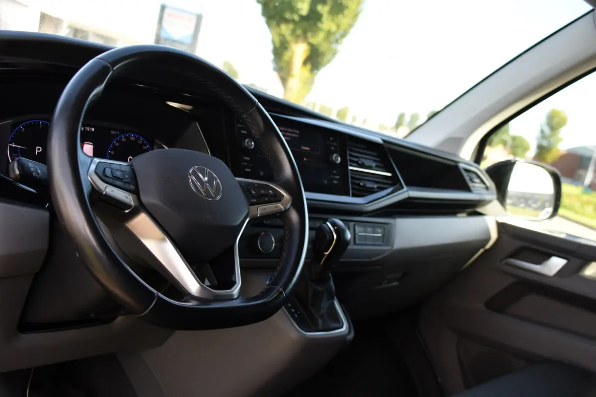 2.0 TDI L2H1 Bulli Virtual, Adaptieve Cruise, Camera, Carplay, LED, 150pk, Stoelverwarming, Multimedia, Sensoren, Trekhaak, Uniek!