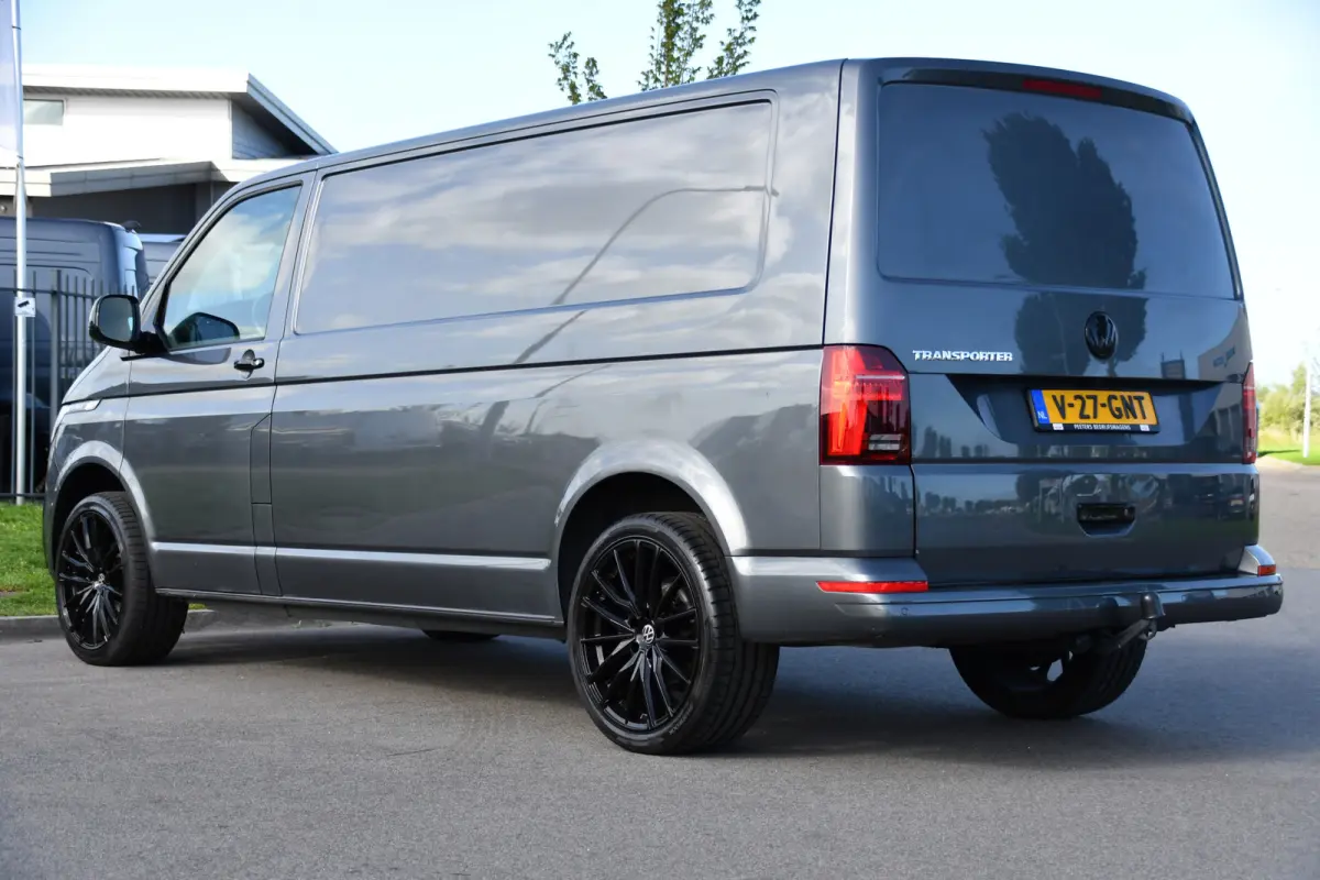 2.0 TDI L2H1 Bulli Virtual, Adaptieve Cruise, Camera, Carplay, LED, 150pk, Stoelverwarming, Multimedia, Sensoren, Trekhaak, Uniek!