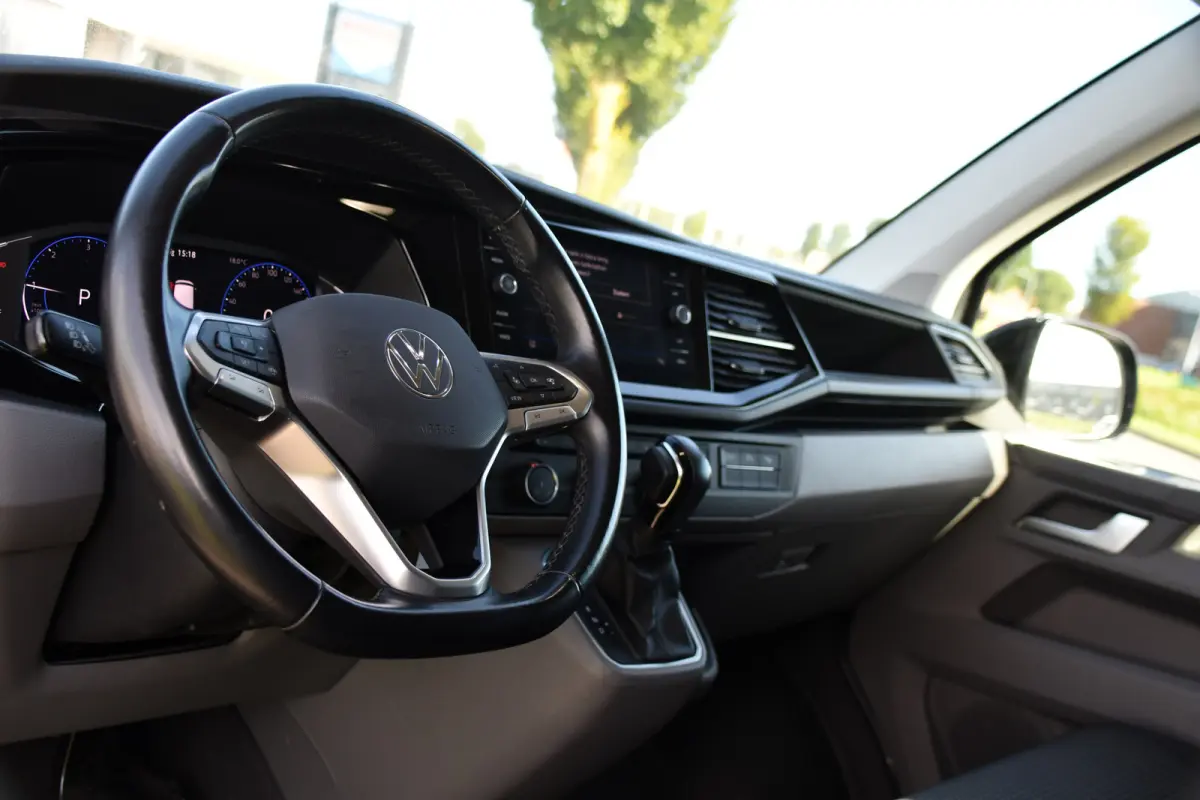 2.0 TDI L2H1 Bulli Virtual, Adaptieve Cruise, Camera, Carplay, LED, 150pk, Stoelverwarming, Multimedia, Sensoren, Trekhaak, Uniek!