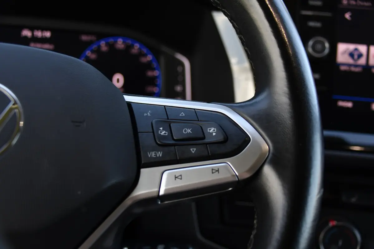 2.0 TDI L2H1 Bulli Virtual, Adaptieve Cruise, Camera, Carplay, LED, 150pk, Stoelverwarming, Multimedia, Sensoren, Trekhaak, Uniek!