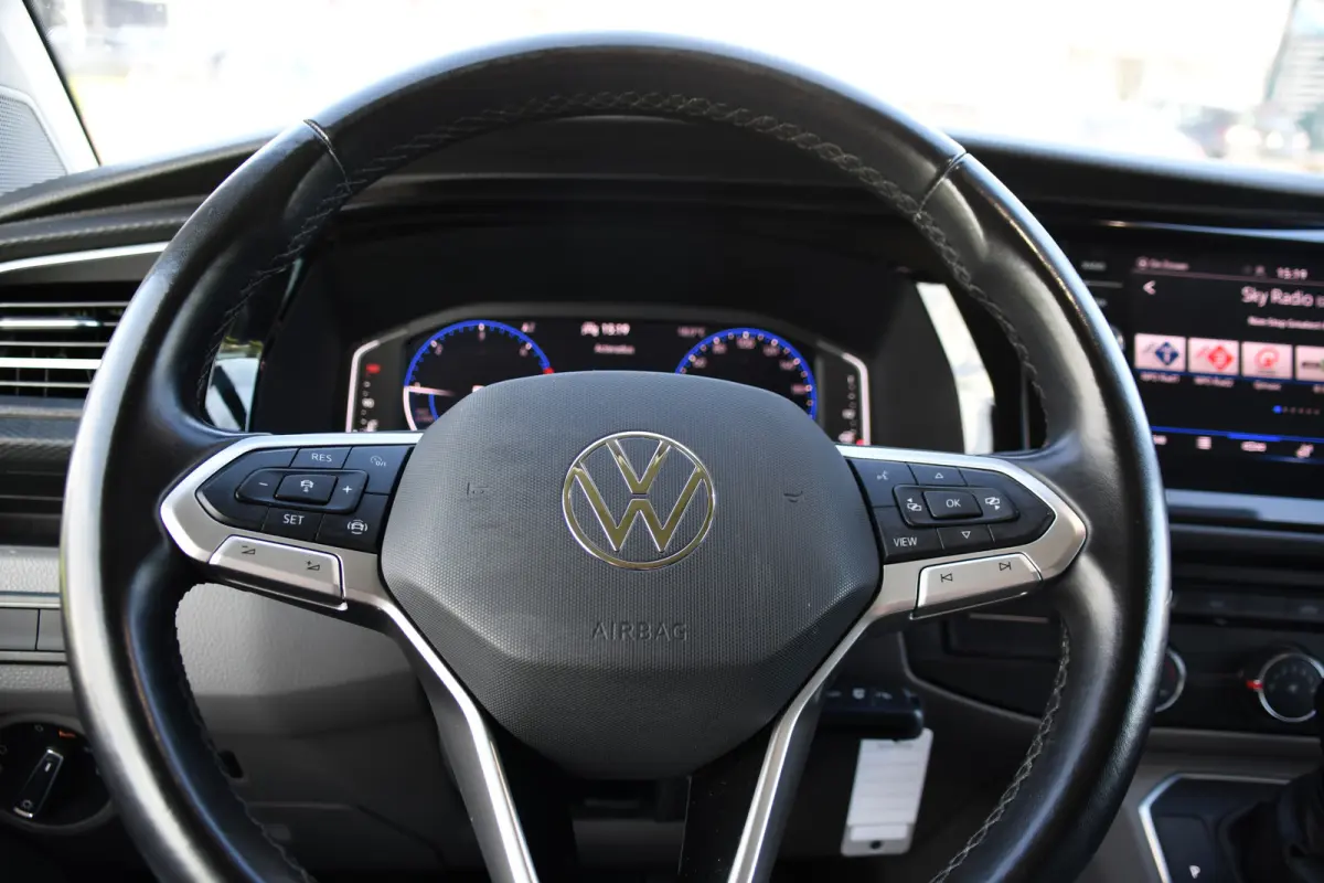 2.0 TDI L2H1 Bulli Virtual, Adaptieve Cruise, Camera, Carplay, LED, 150pk, Stoelverwarming, Multimedia, Sensoren, Trekhaak, Uniek!