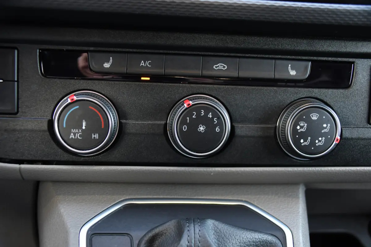 2.0 TDI L2H1 Bulli Virtual, Adaptieve Cruise, Camera, Carplay, LED, 150pk, Stoelverwarming, Multimedia, Sensoren, Trekhaak, Uniek!