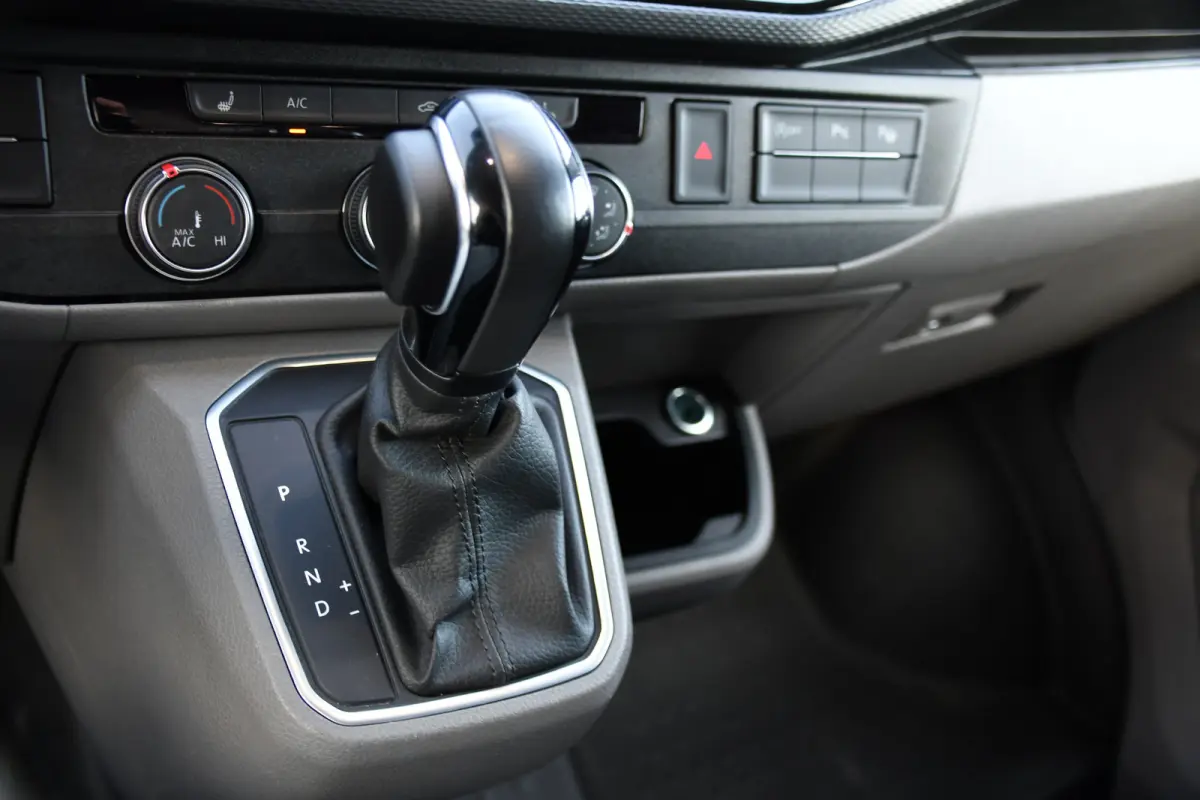 2.0 TDI L2H1 Bulli Virtual, Adaptieve Cruise, Camera, Carplay, LED, 150pk, Stoelverwarming, Multimedia, Sensoren, Trekhaak, Uniek!