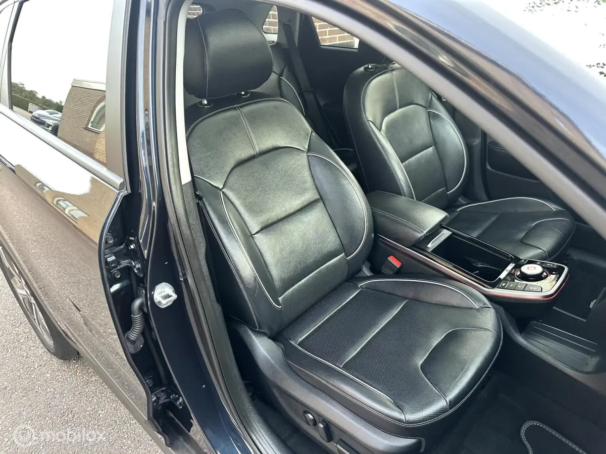 ExecutiveLine 64 kWh 3-FASE SOH 98,6% WARMTEPOMP SCHUIFDAK LEDER CARPLAY STOELVENTILATIE/VERWARMING ACHTERUITRIJ CAMERA!!