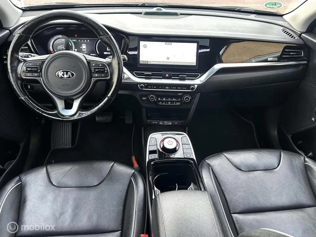 ExecutiveLine 64 kWh 3-FASE SOH 98,6% WARMTEPOMP SCHUIFDAK LEDER CARPLAY STOELVENTILATIE/VERWARMING ACHTERUITRIJ CAMERA!!
