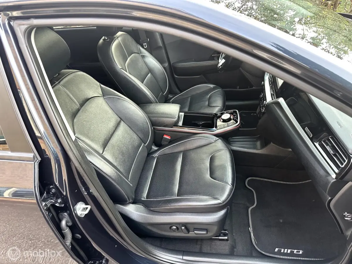 ExecutiveLine 64 kWh 3-FASE SOH 98,6% WARMTEPOMP SCHUIFDAK LEDER CARPLAY STOELVENTILATIE/VERWARMING ACHTERUITRIJ CAMERA!!