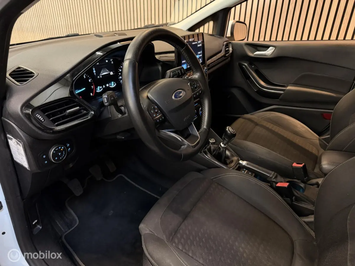 1.0 EcoBoost Titanium 1eEIG! NAP B&O CARPLAY ACC