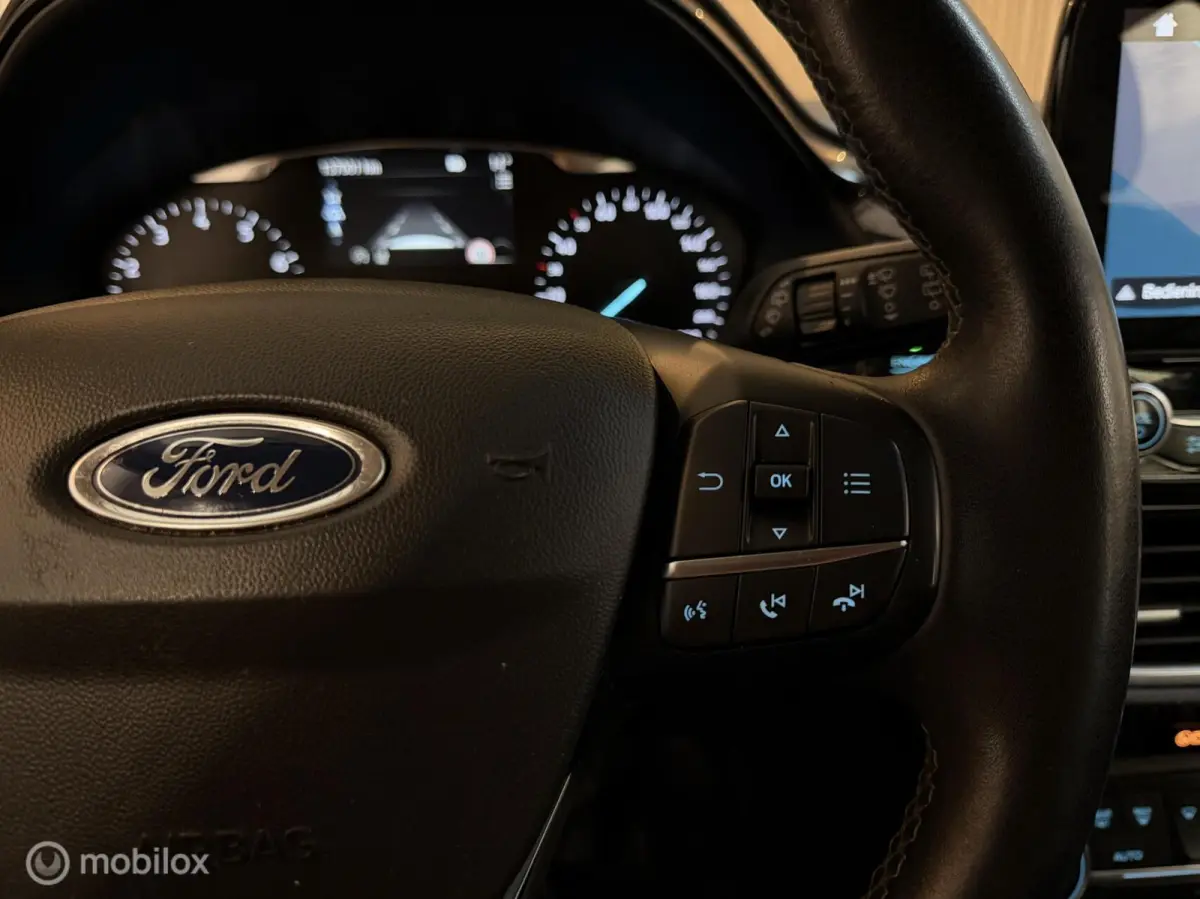 1.0 EcoBoost Titanium 1eEIG! NAP B&O CARPLAY ACC