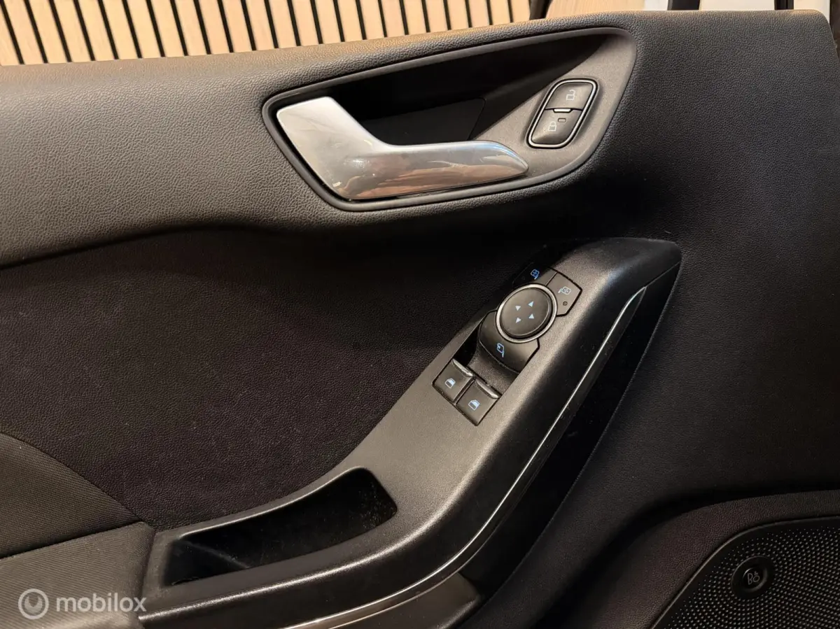 1.0 EcoBoost Titanium 1eEIG! NAP B&O CARPLAY ACC
