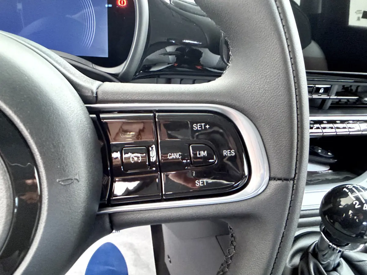 Torino | 10,25" touchscreen radio met Bluetooth, DAB & USB | Automatische airconditioning | Cruise control