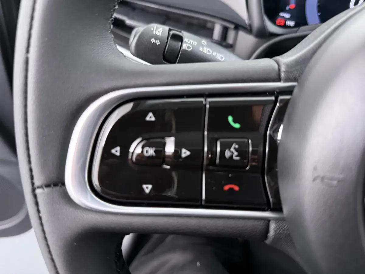 Torino | 10,25" touchscreen radio met Bluetooth, DAB & USB | Automatische airconditioning | Cruise control