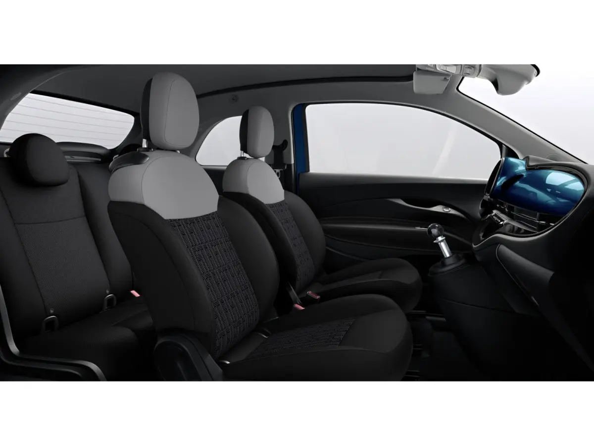 ICON | 10,25" touchscreen radio met Bluetooth, DAB & USB | Automatische airconditioning | Isofix bevestigingspunten op de achterstoelen