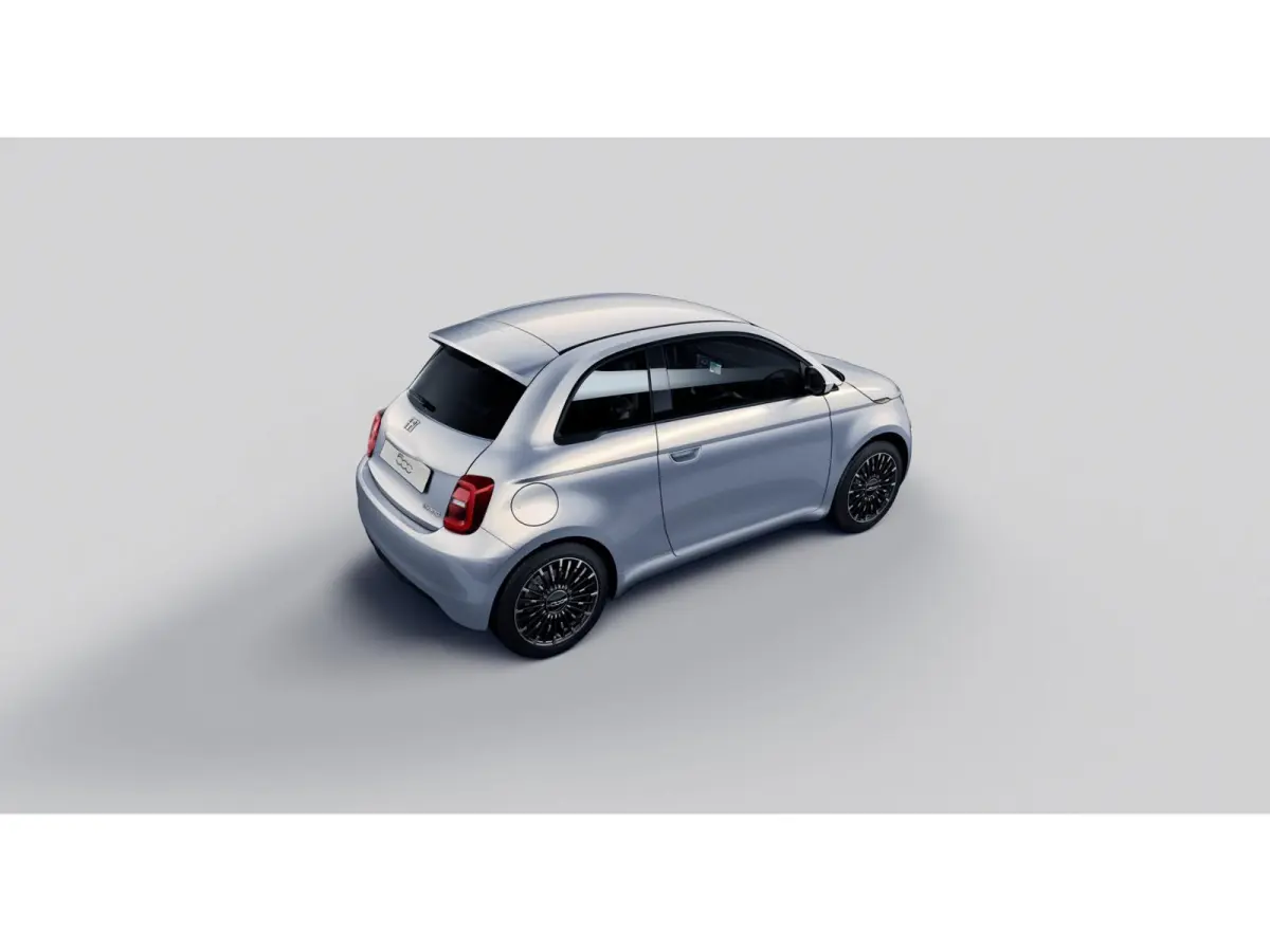 ICON | 10,25" touchscreen radio met Bluetooth, DAB & USB | Automatische airconditioning | Isofix bevestigingspunten op de achterstoelen
