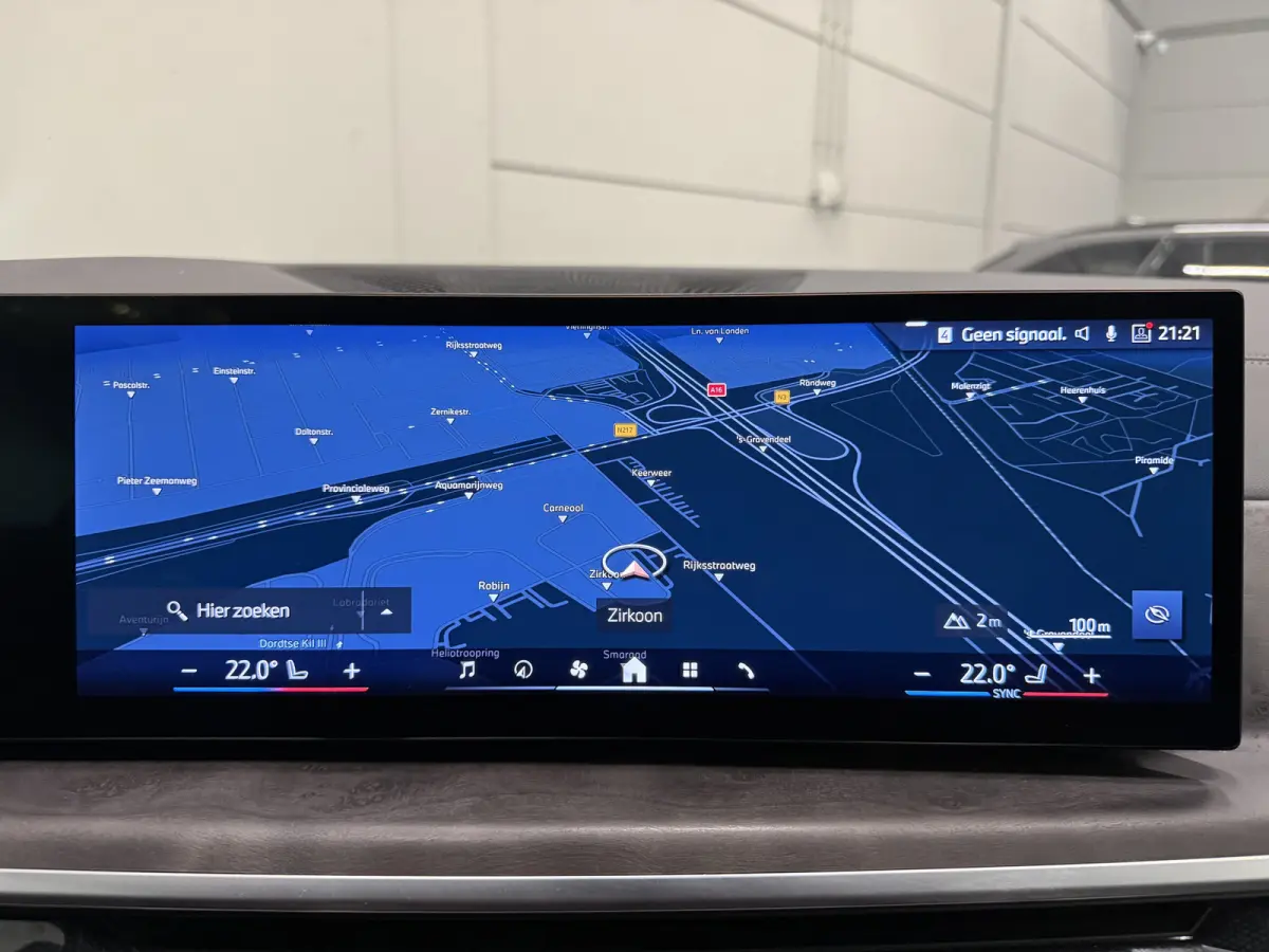 xDrive50e M-Sport SKYSCRAPER/PANO-SKY LOUNGE/TREKHAAK/MERINO LEER COMFORT/LUCHTVERING/H&K/20"M-SPORT/KEYLESS/CAMERA/SHADOW-LINE/NET OH BEURT GEHAD BIJ BMW DEALER/ABSOLUTE NIEUWSTAAT/BTW-AUTO