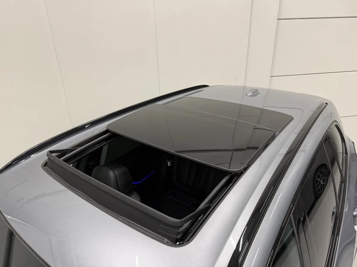 xDrive50e M-Sport SKYSCRAPER/PANO-SKY LOUNGE/TREKHAAK/MERINO LEER COMFORT/LUCHTVERING/H&K/20"M-SPORT/KEYLESS/CAMERA/SHADOW-LINE/NET OH BEURT GEHAD BIJ BMW DEALER/ABSOLUTE NIEUWSTAAT/BTW-AUTO
