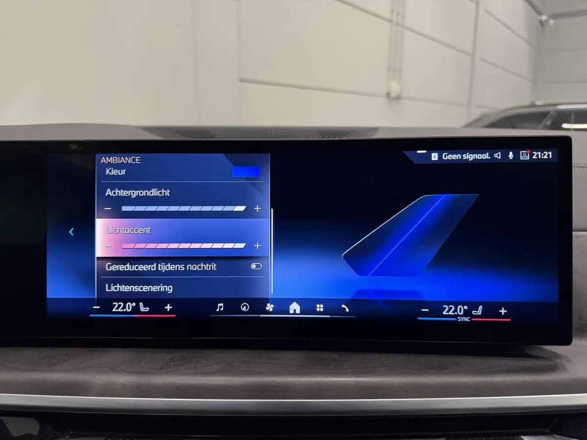 xDrive50e M-Sport SKYSCRAPER/PANO-SKY LOUNGE/TREKHAAK/MERINO LEER COMFORT/LUCHTVERING/H&K/20"M-SPORT/KEYLESS/CAMERA/SHADOW-LINE/NET OH BEURT GEHAD BIJ BMW DEALER/ABSOLUTE NIEUWSTAAT/BTW-AUTO