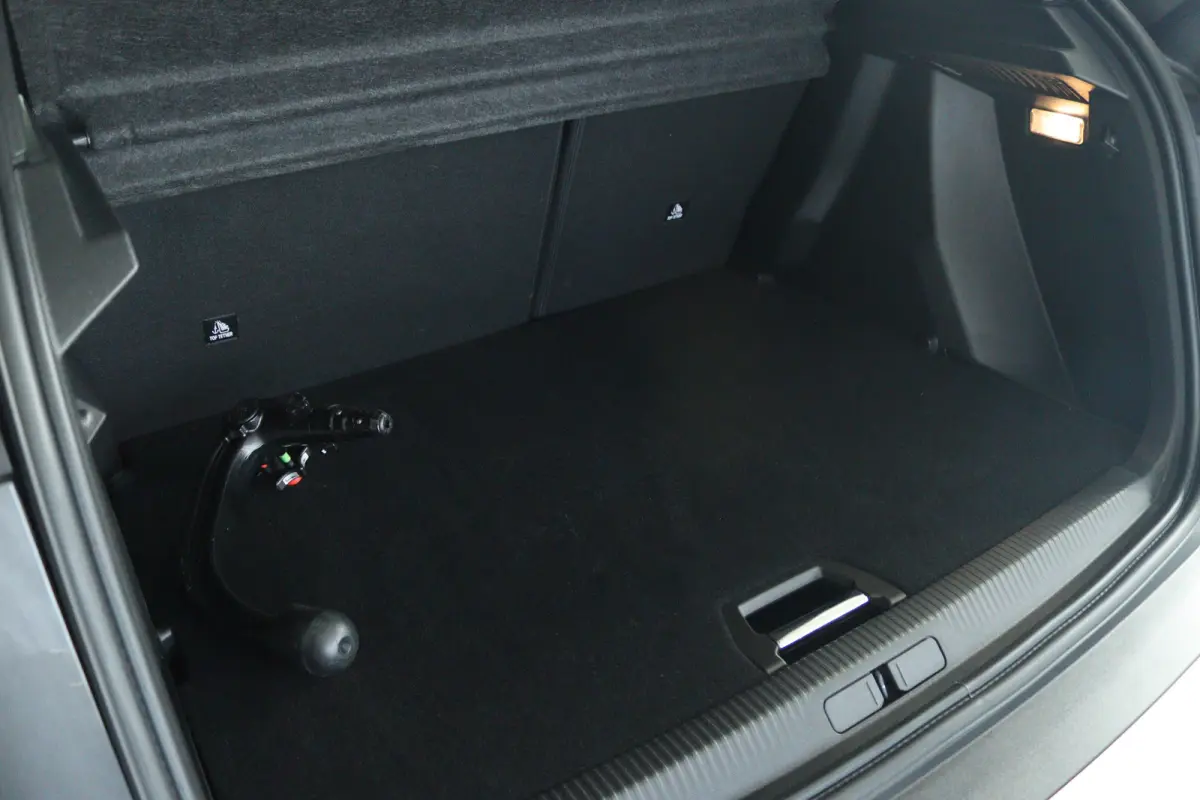 1.2 Turbo Allure | Cruise Control | Trekhaak | Navigatie | Carplay | 17 Inch | Climate Control | LED | Sensoren