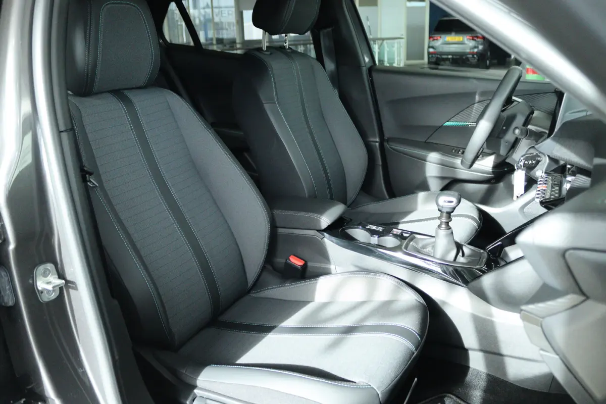 1.2 Turbo Allure | Cruise Control | Trekhaak | Navigatie | Carplay | 17 Inch | Climate Control | LED | Sensoren