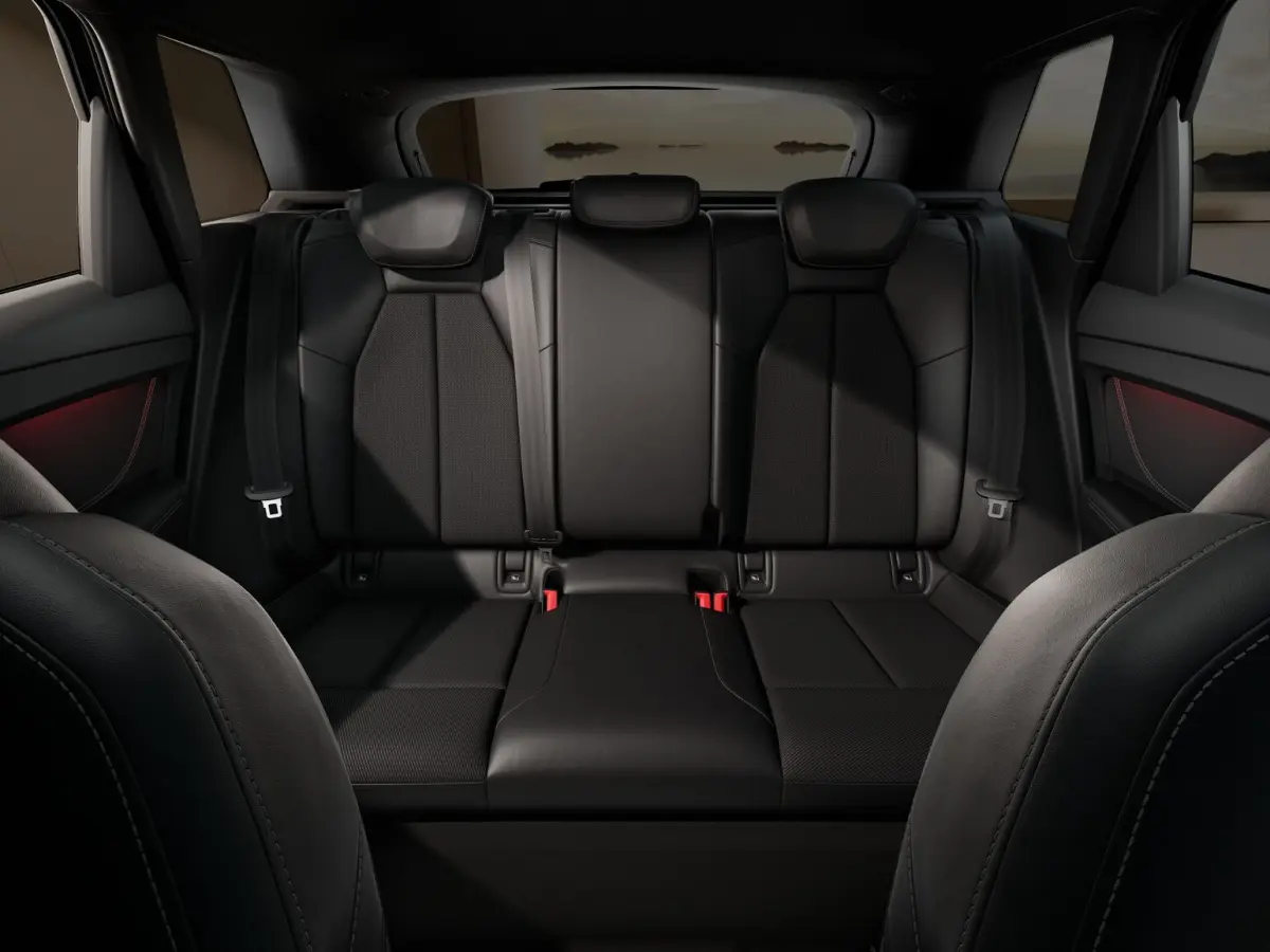S Edition | Achterklep, automatisch bedienbaar | Achteruitrijcamera | Adaptive cruise control