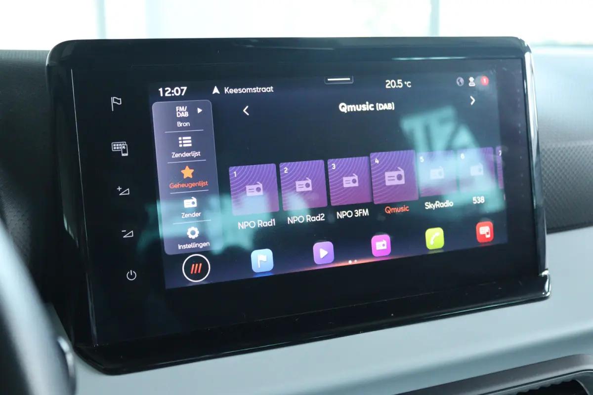 1.0 EcoTSI Style Business Intense | Cruise Control | Stoelverwarming | Navi | Carplay | Climate Control | Digital Cockpit | LED | LMV