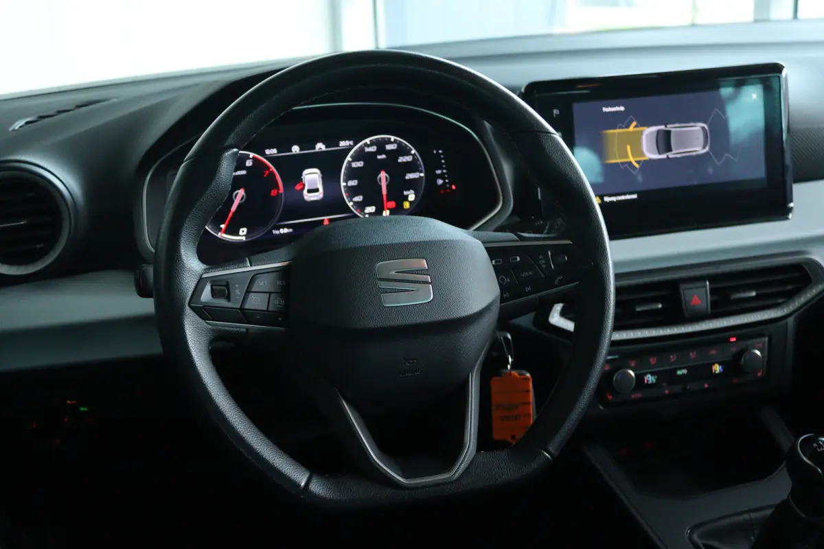 1.0 EcoTSI Style Business Intense | Cruise Control | Stoelverwarming | Navi | Carplay | Climate Control | Digital Cockpit | LED | LMV