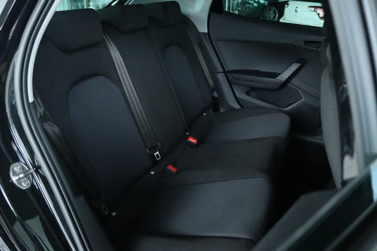 1.0 EcoTSI Style Business Intense | Cruise Control | Stoelverwarming | Navi | Carplay | Climate Control | Digital Cockpit | LED | LMV