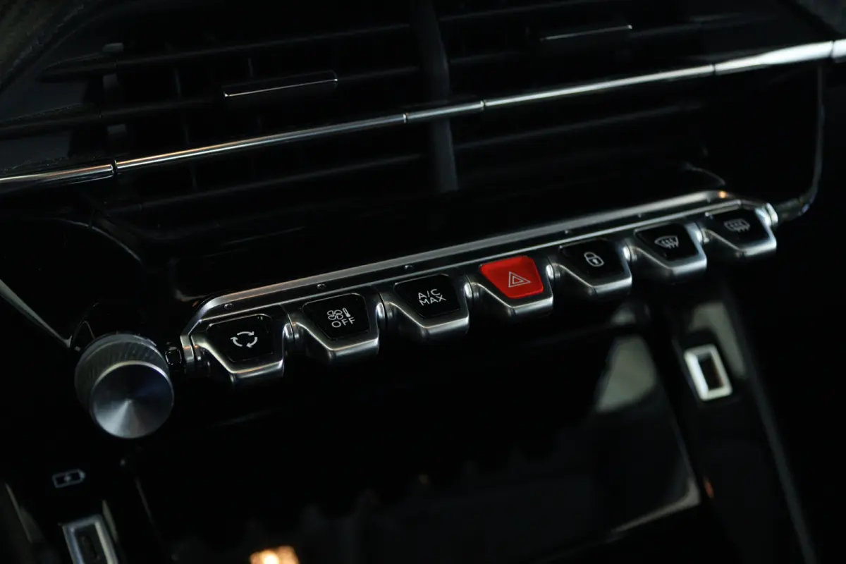 1.2 Turbo Allure | Cruise Control | Navigatie | Climate | Carplay | Sensoren | LMV | LED |