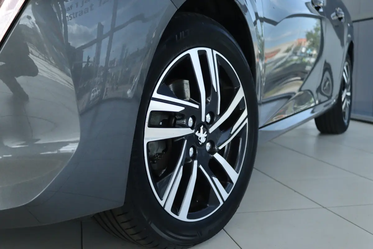 1.2 Turbo Allure | Cruise Control | Navigatie | Climate | Carplay | Sensoren | LMV | LED |