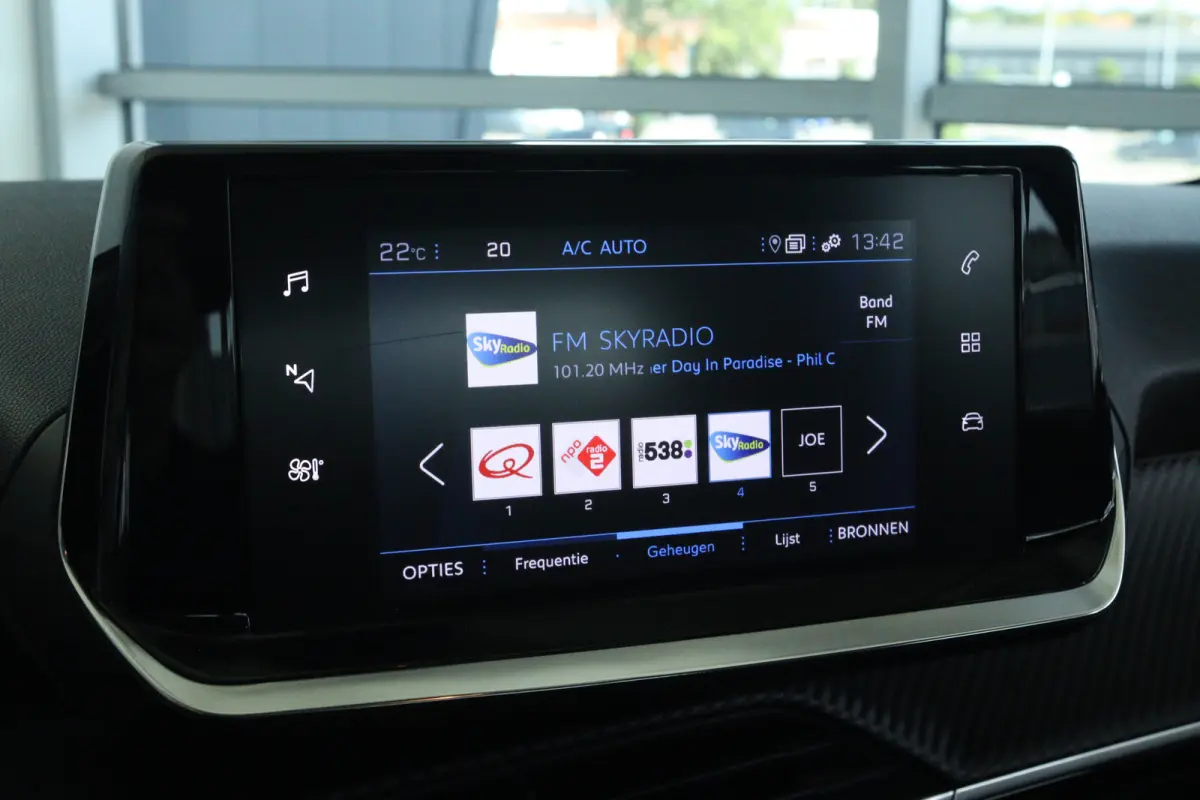 1.2 Turbo Allure | Cruise Control | Navigatie | Climate | Carplay | Sensoren | LMV | LED |
