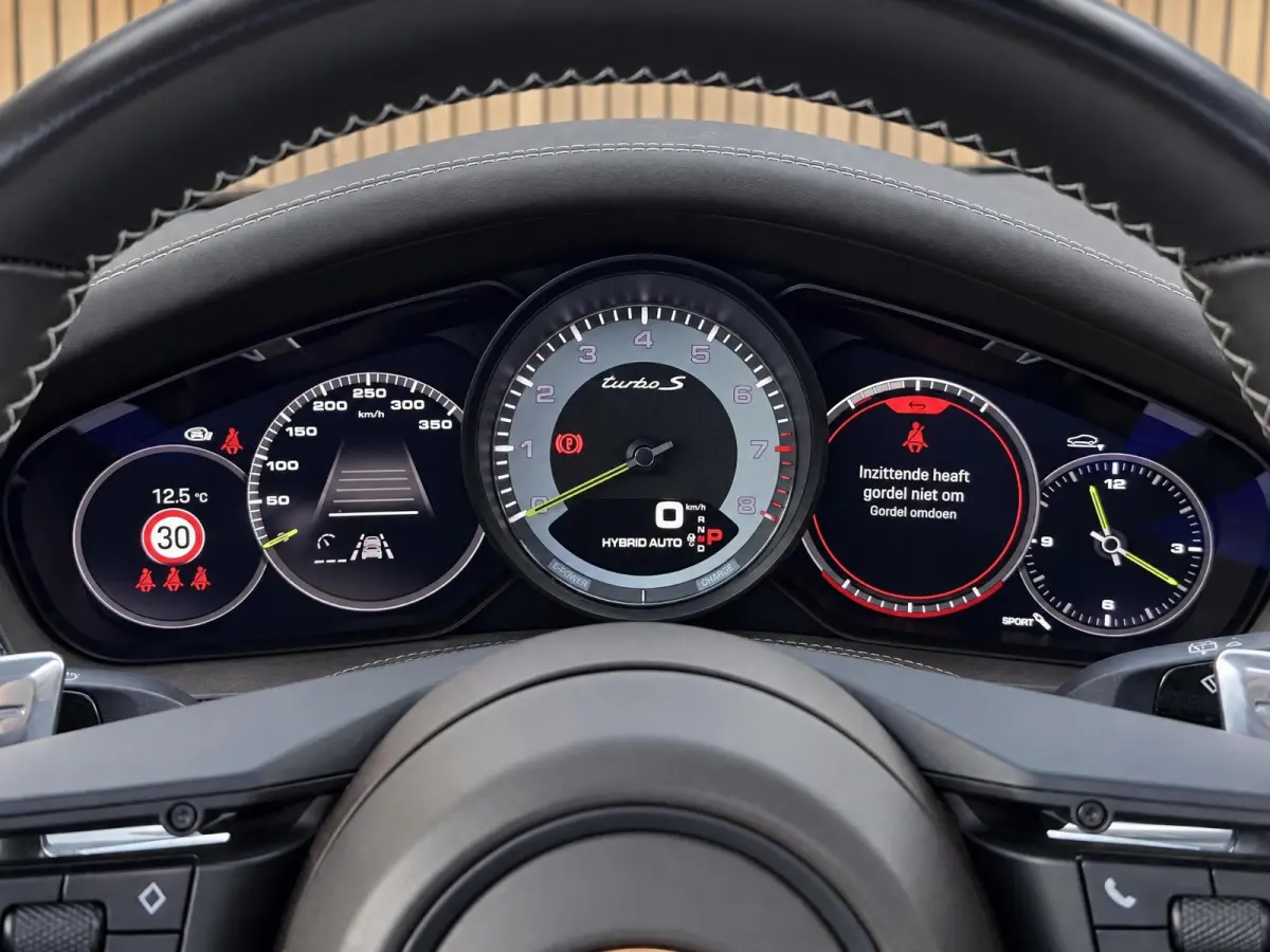 4.0 Turbo S E-Hybrid PTS |Keramisch |Pano |Soft Close |Massage |Stoelventilatie |Head-Up