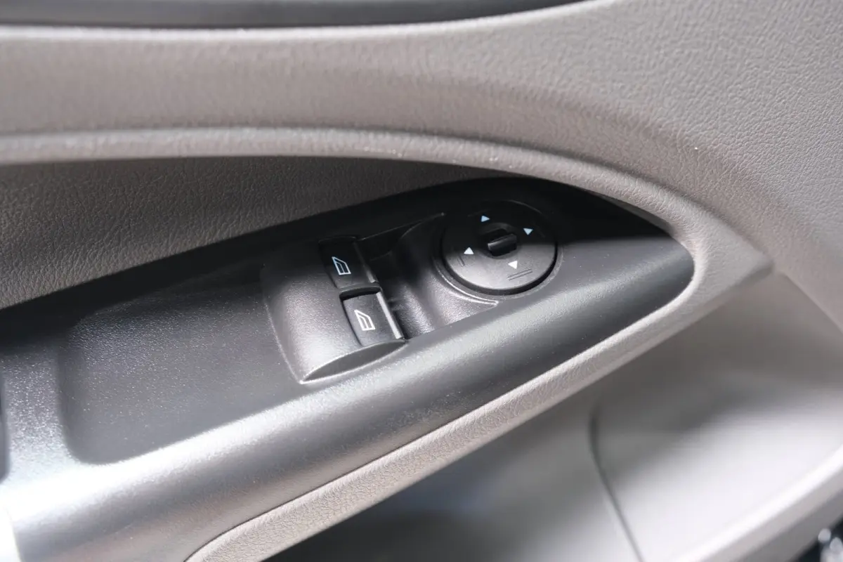 1.5 EcoBlue L1 Automaat - N.A.P. Airco, Cruise, Navi, PDC, Camera, Trekhaak.