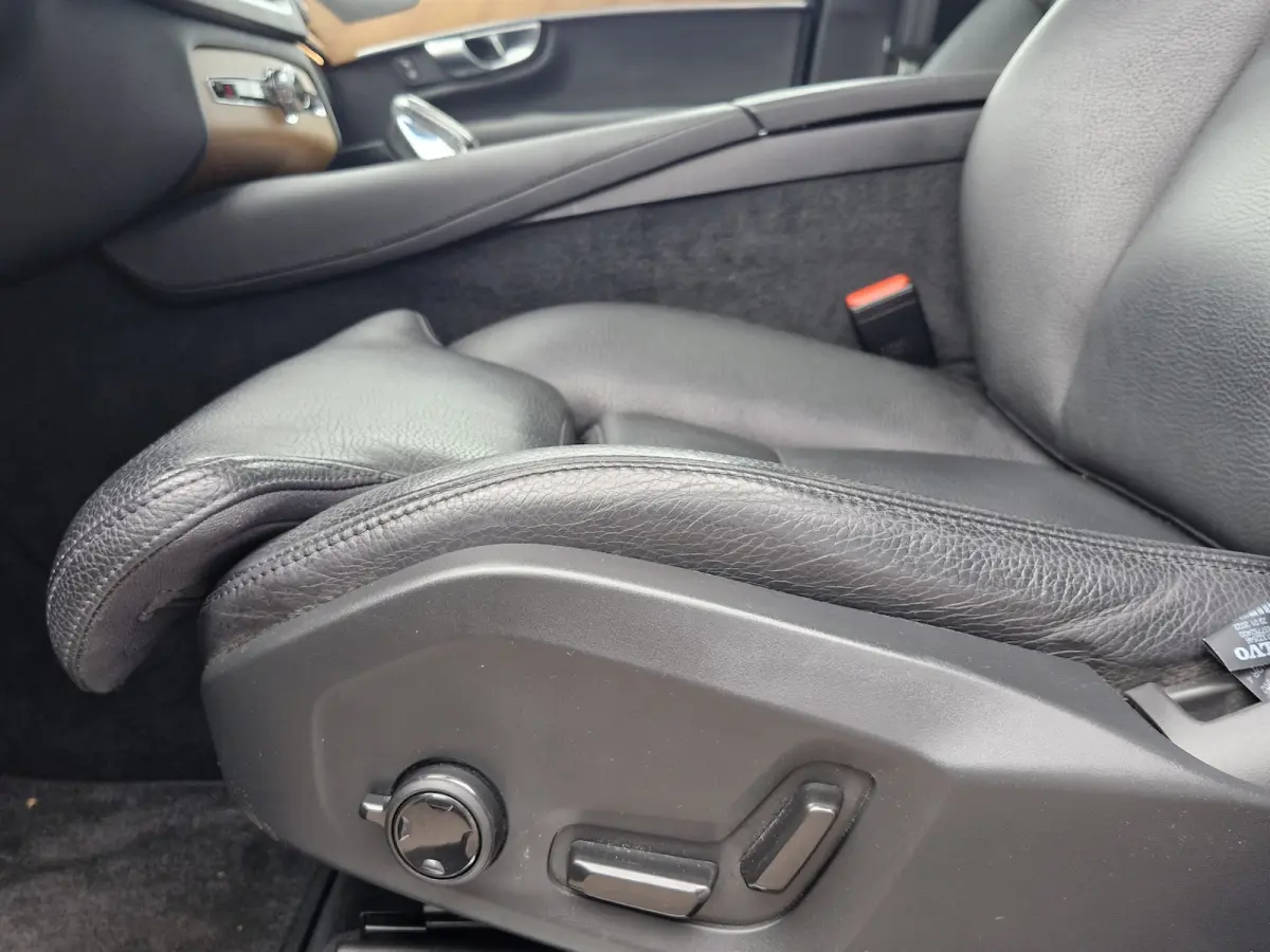 T8 Recharge AWD Inscription | Harman Kardon audiosysteem | Stuur verwarmd | Elektrisch verstelbare stoel(en) met geheugen | Extra getint glas achter |Voorstoelen verwarmd | Trekhaak | Electr