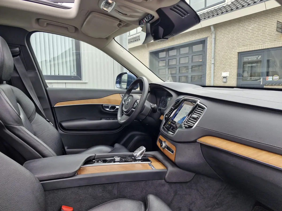 T8 Recharge AWD Inscription | Harman Kardon audiosysteem | Stuur verwarmd | Elektrisch verstelbare stoel(en) met geheugen | Extra getint glas achter |Voorstoelen verwarmd | Trekhaak | Electr