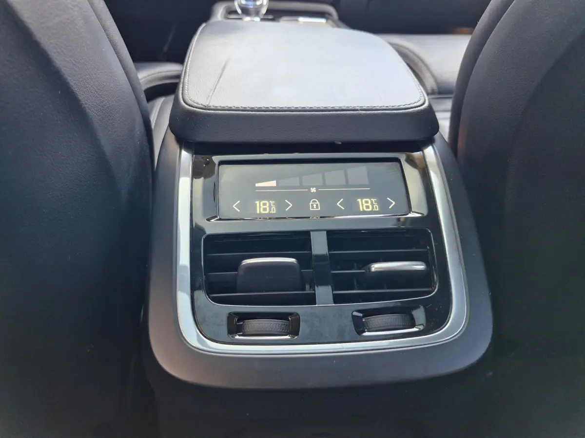 T8 Recharge AWD Inscription Exclusive FULL OPTIONS luchtvering.... (SOH) 97 %