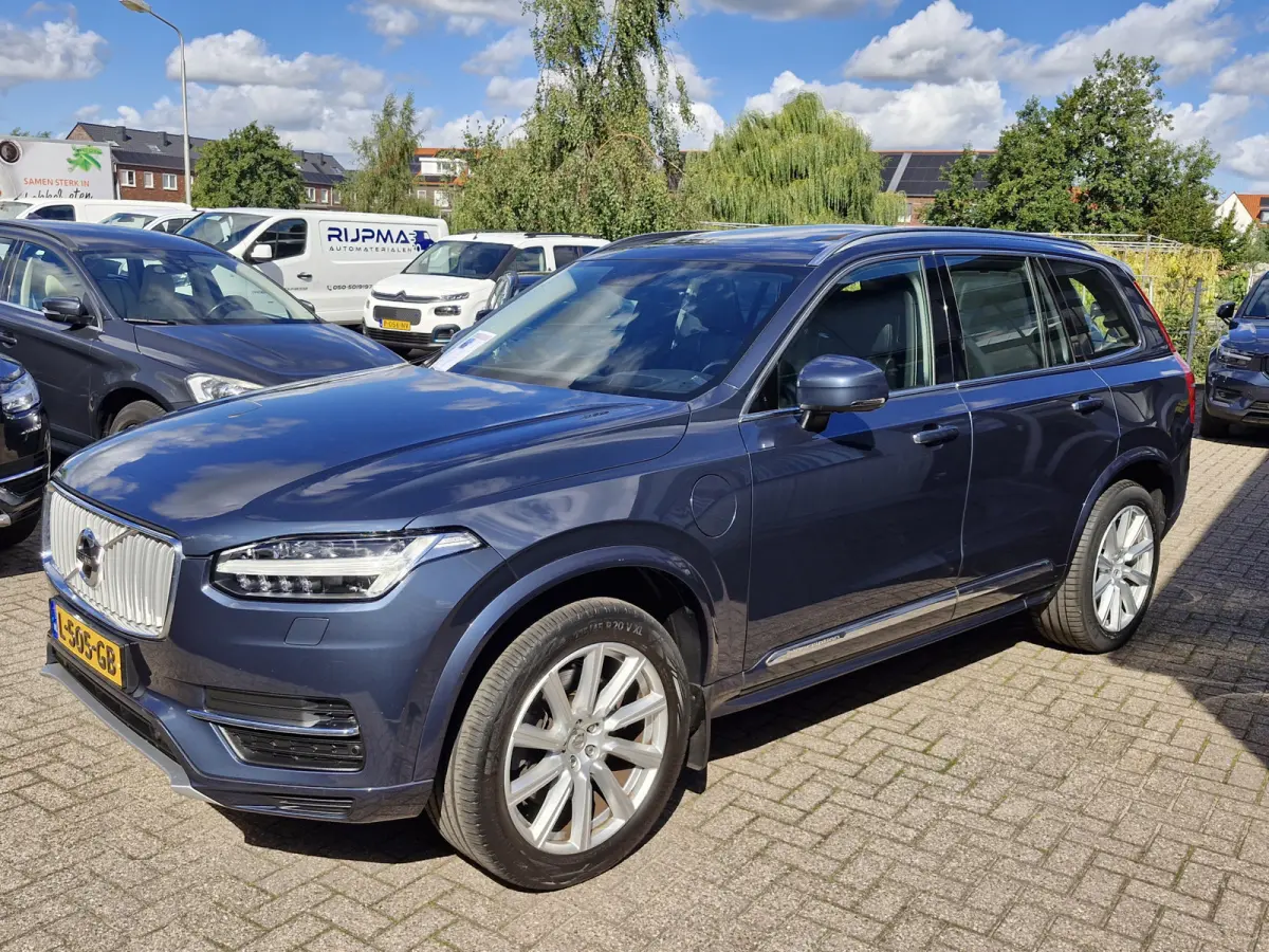 T8 Twin Engine AWD Inscription | head-up | camera | Elect dak | dodehoek detectie | Luxury-Line (achteruitrijcamera, head-up display) | Volle auto