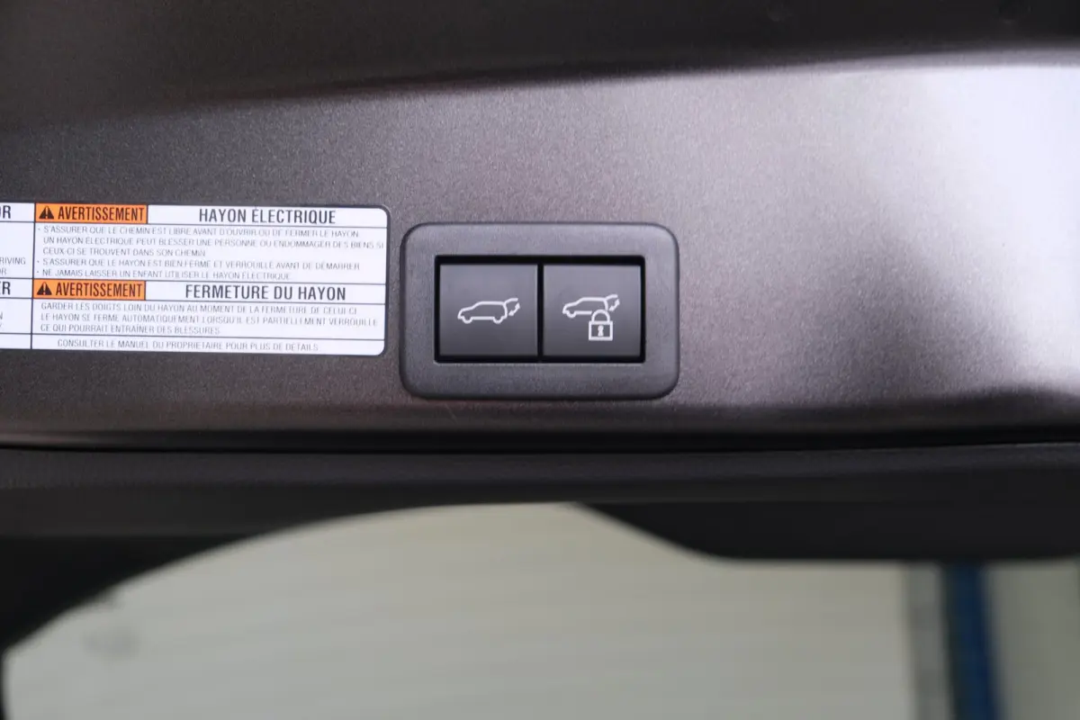 1.5 Hybrid 130 GR SPORT - Airco, Cruise, Virtual display, Camera, Stoel/stuur verwarming, PDC, Navi.