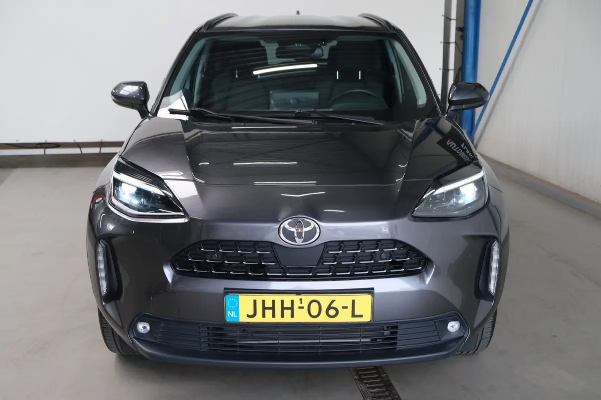 1.5 Hybrid 130 GR SPORT - Airco, Cruise, Virtual display, Camera, Stoel/stuur verwarming, PDC, Navi.