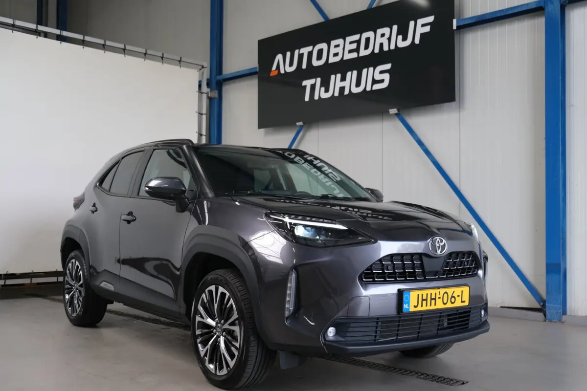 1.5 Hybrid 130 GR SPORT - Airco, Cruise, Virtual display, Camera, Stoel/stuur verwarming, PDC, Navi.
