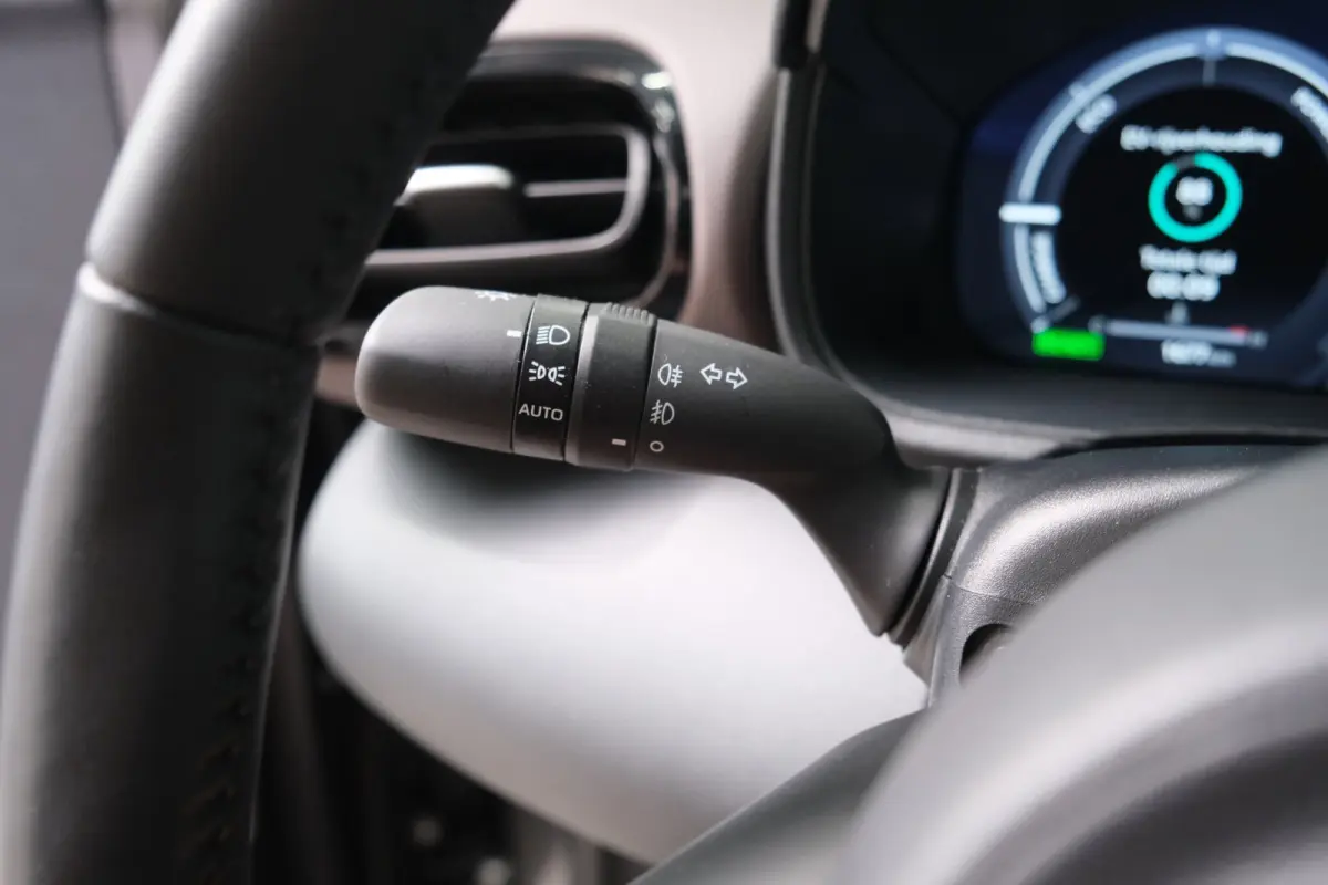 1.5 Hybrid 130 GR SPORT - Airco, Cruise, Virtual display, Camera, Stoel/stuur verwarming, PDC, Navi.
