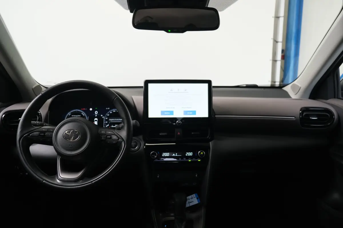 1.5 Hybrid 130 GR SPORT - Airco, Cruise, Virtual display, Camera, Stoel/stuur verwarming, PDC, Navi.